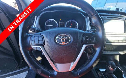 2017 Toyota Highlander SE