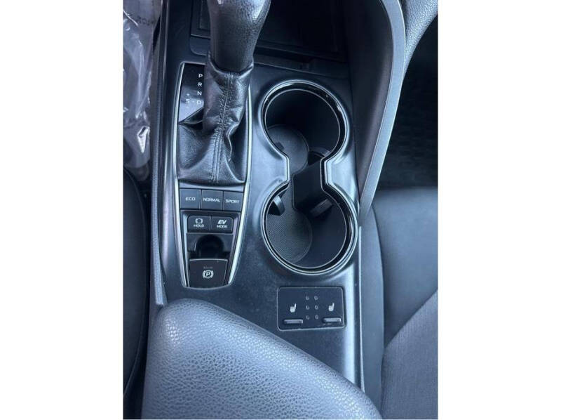 2018 Toyota Camry Hybrid LE