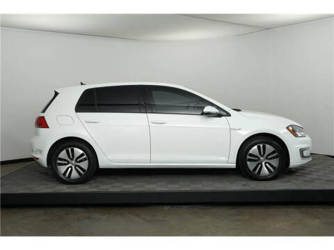 2016 Volkswagen e-Golf SE