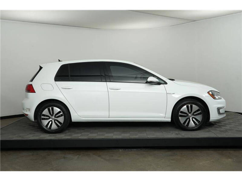 2016 Volkswagen e-Golf SE