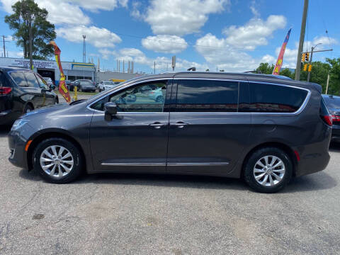 2020 Chrysler Pacifica Touring L