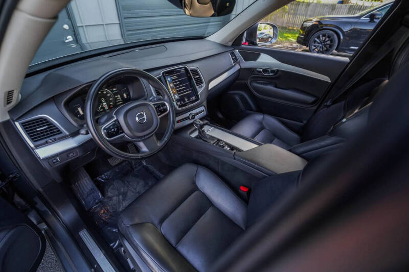 2018 Volvo XC90 T5 Momentum 7-Passenger