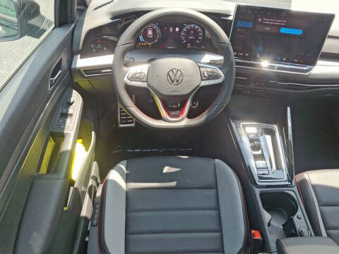 2025 Volkswagen Golf GTI SE