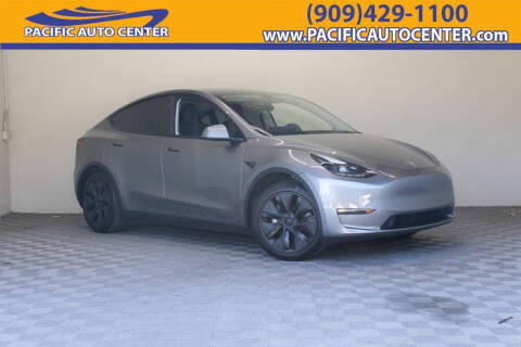 2025 Tesla Model Y Long Range Photo