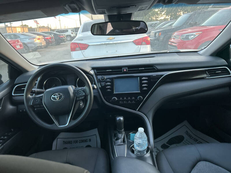 2018 Toyota Camry LE