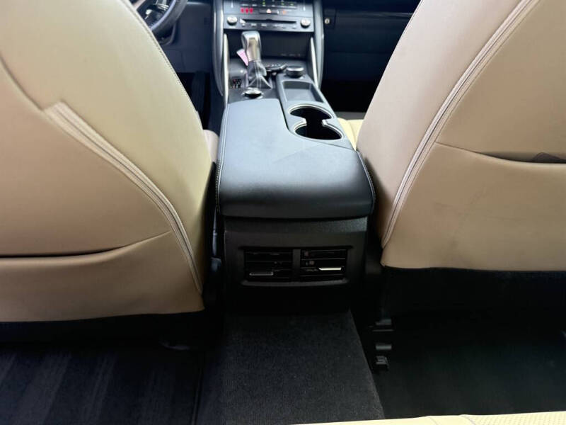 2017 Lexus IS 200t