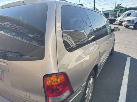 2003 Ford Windstar SE