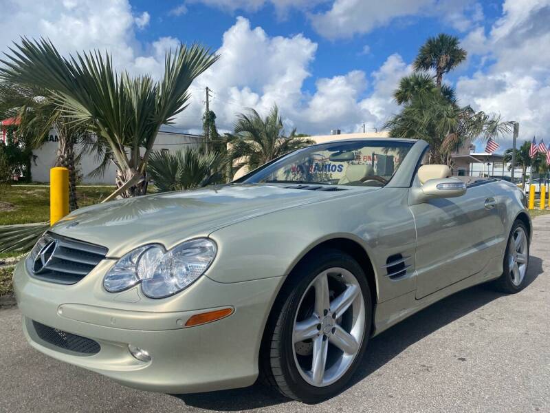 2005 Mercedes-Benz SL-Class for sale at GCR MOTORSPORTS in Hollywood FL