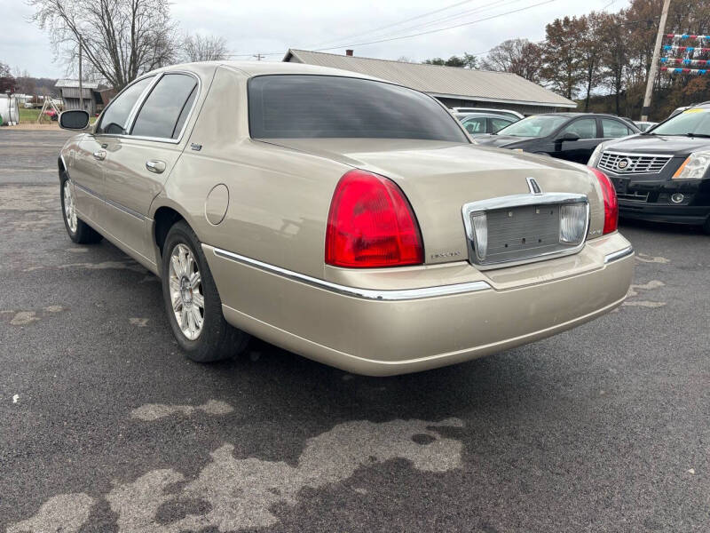 2007 Lincoln Town Car Signature Limited photo 5