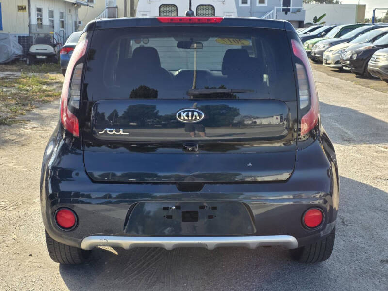 2017 Kia Soul +