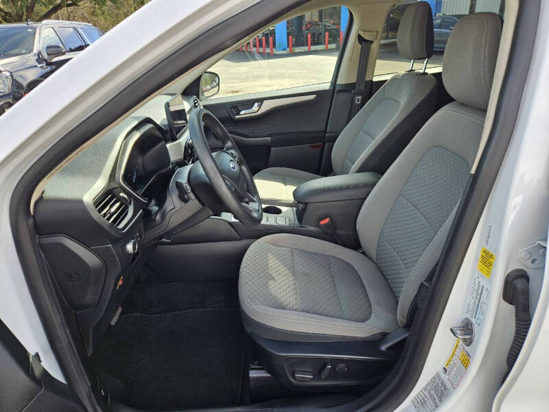 2020 Ford Escape SE
