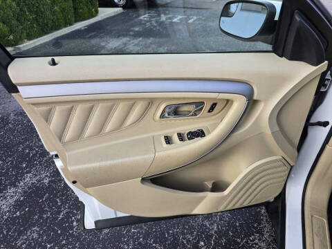 2014 Ford Taurus SEL