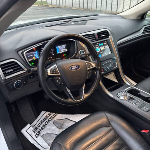 2017 Ford Fusion Hybrid SE