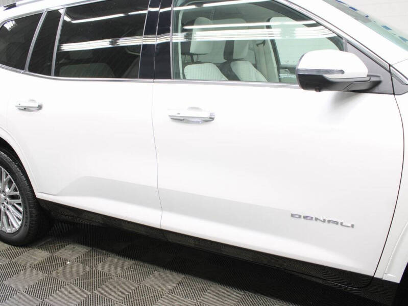 2024 GMC Acadia Denali