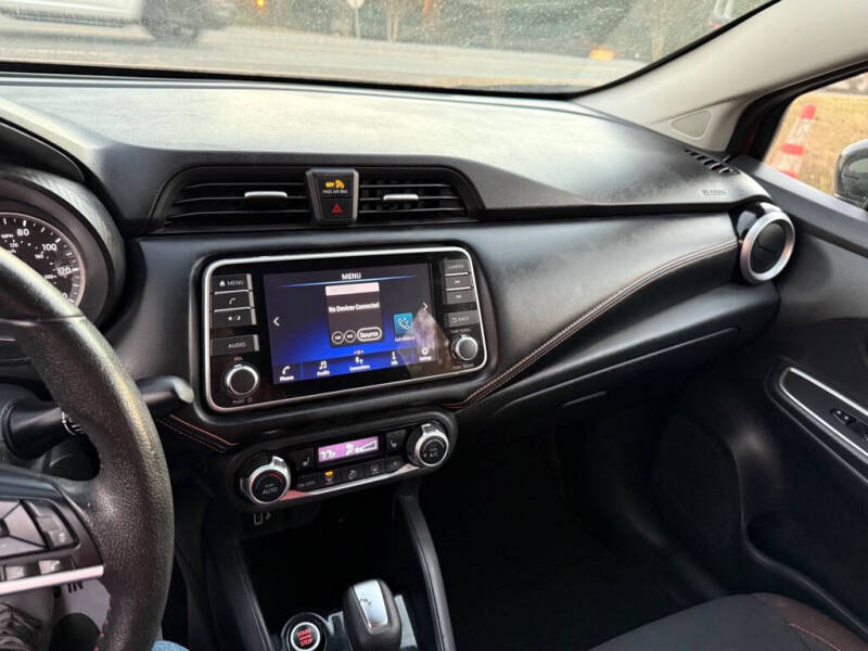 2022 Nissan Versa SR