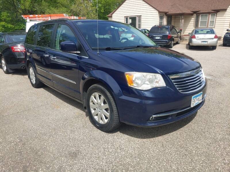2015 Chrysler Town and Country for sale at Short Line Auto Inc in Rochester MN
