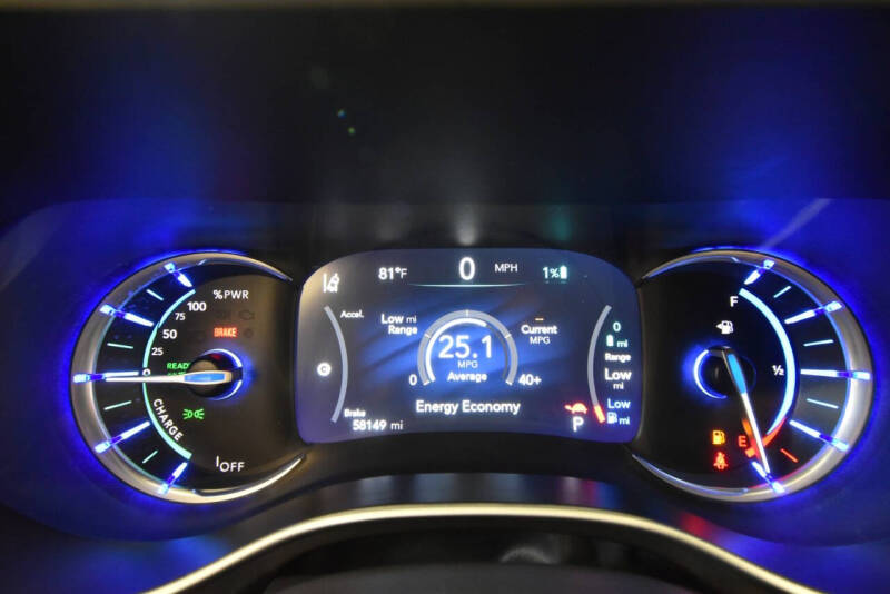 2024 Chrysler Pacifica Plug-In Hybrid Select