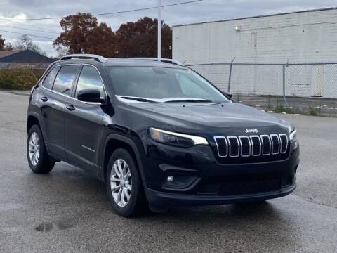 2019 Jeep Cherokee for sale at Betten Baker Preowned Center in Twin Lake MI