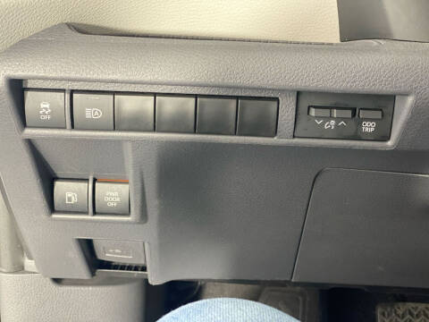 2023 Toyota Sienna LE 8-Passenger