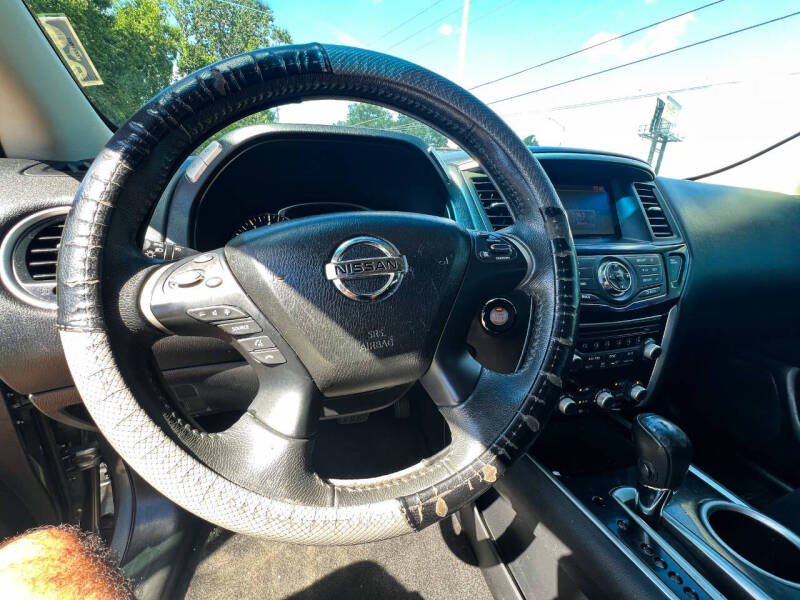 2015 Nissan Pathfinder SV