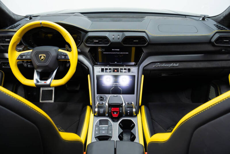 2022 Lamborghini Urus