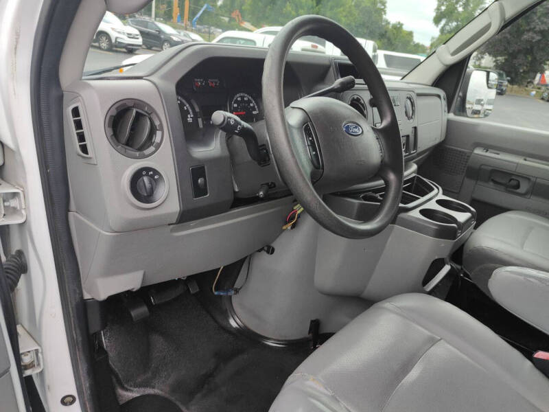 2011 Ford E-Series E-350 SD