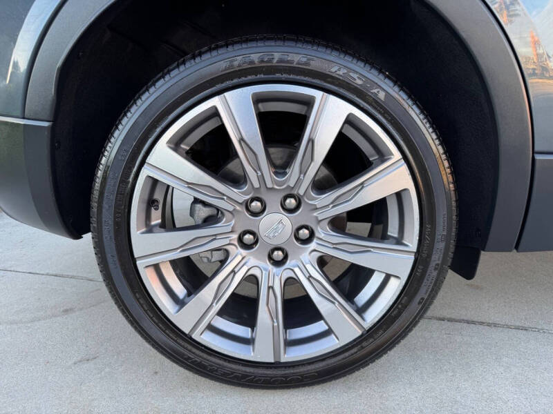 2019 Cadillac XT4 Premium Luxury