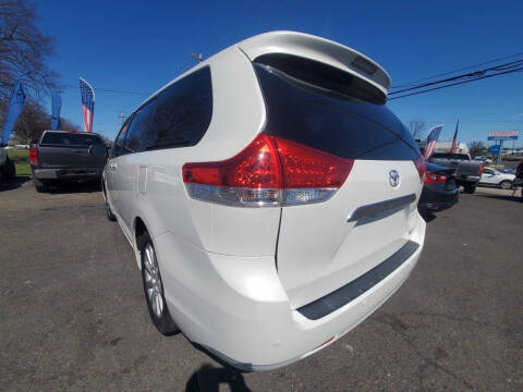 2012 Toyota Sienna XLE 7-Passenger