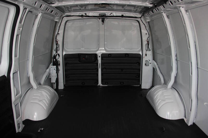 2025 Chevrolet Express 3500