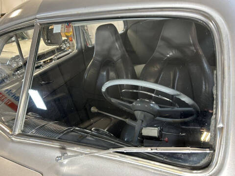 1947 Ford Super Deluxe