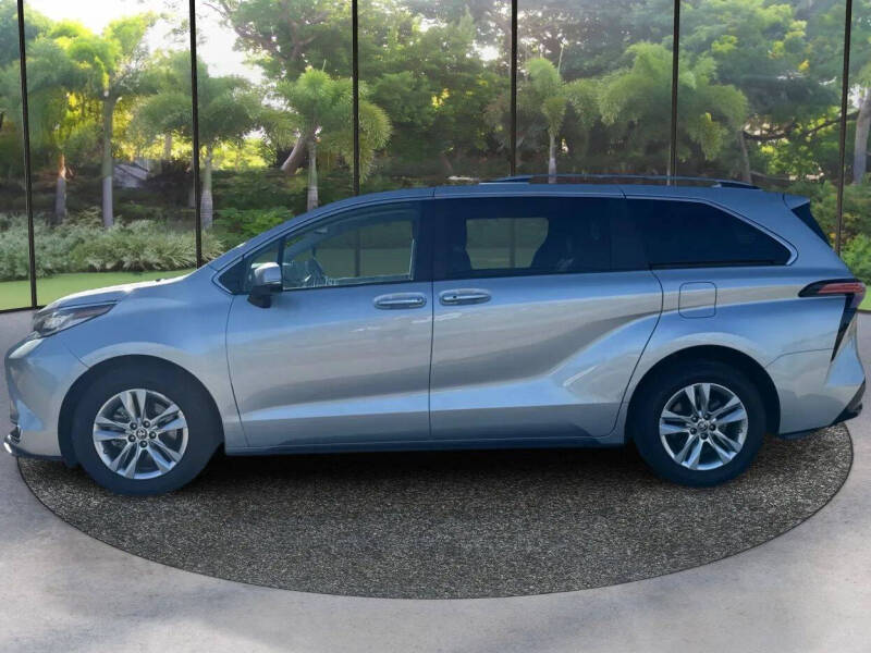 2022 Toyota Sienna Limited 7-Passenger