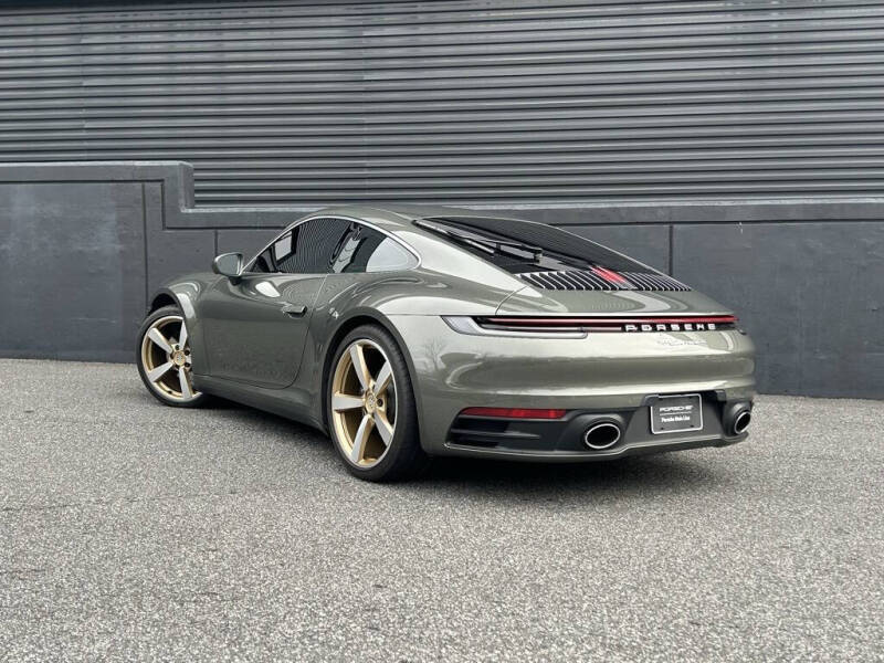 2022 Porsche 911 Carrera 4