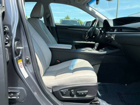 2018 Lexus ES 300h