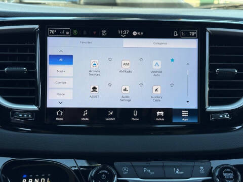 2025 Chrysler Pacifica Select