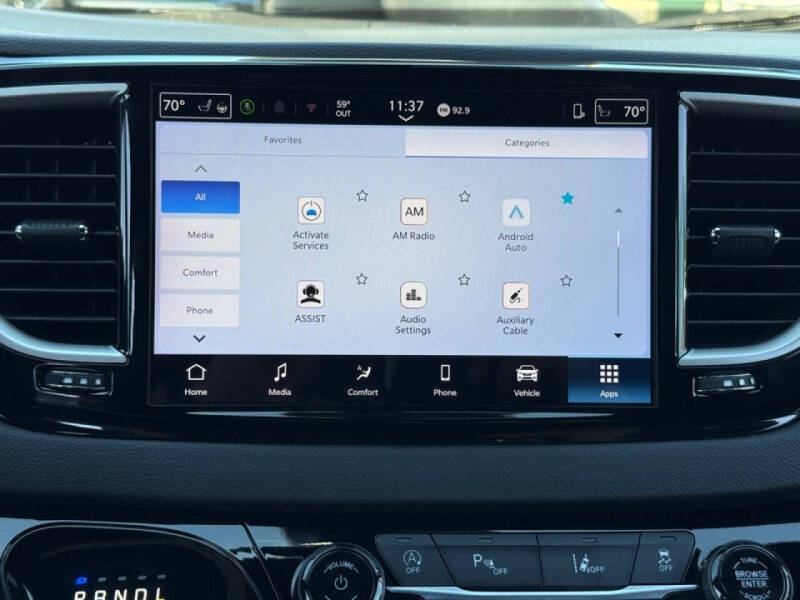 2025 Chrysler Pacifica Select