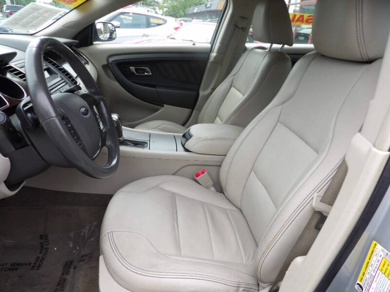 2012 Ford Taurus SEL