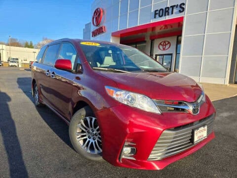 2019 Toyota Sienna for sale at Auto Smart of Pekin in Pekin IL