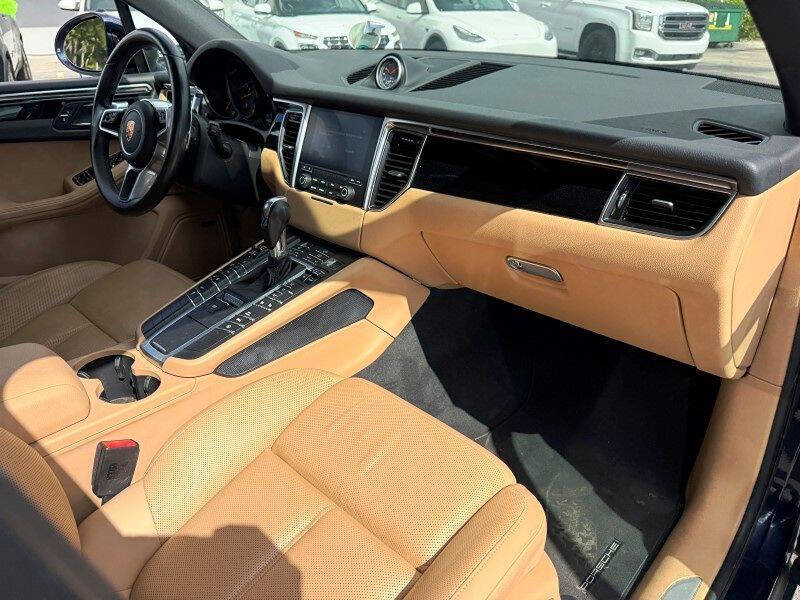 2017 Porsche Macan
