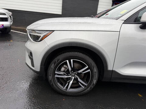 2023 Volvo XC40 B5 Core