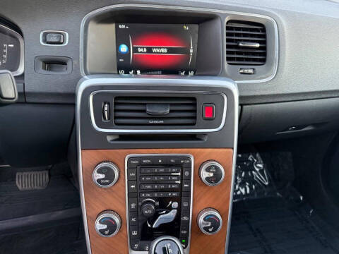 2017 Volvo S60 T5 Inscription Platinum