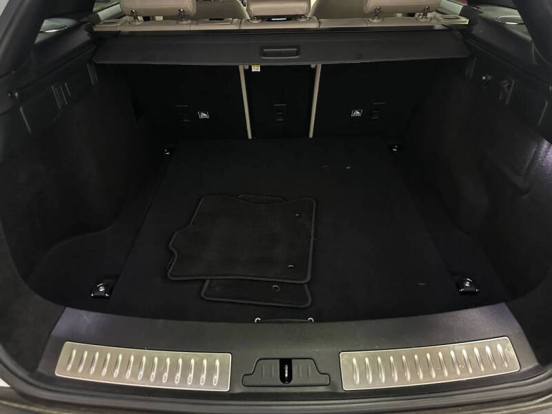 2019 Land Rover Range Rover Velar P250 R-Dynamic SE