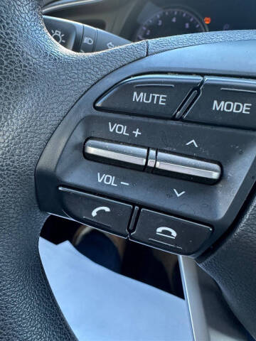 2019 Hyundai Elantra SE