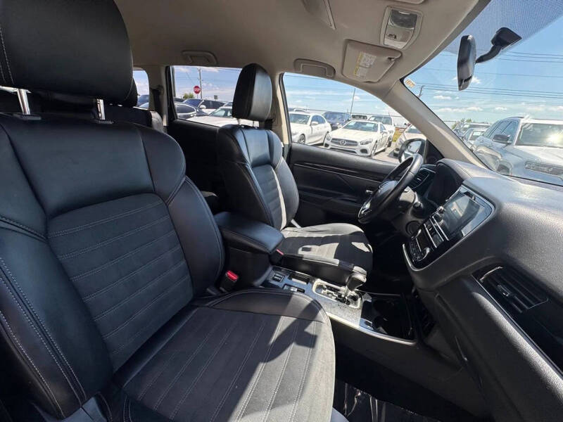 2019 Mitsubishi Outlander SE