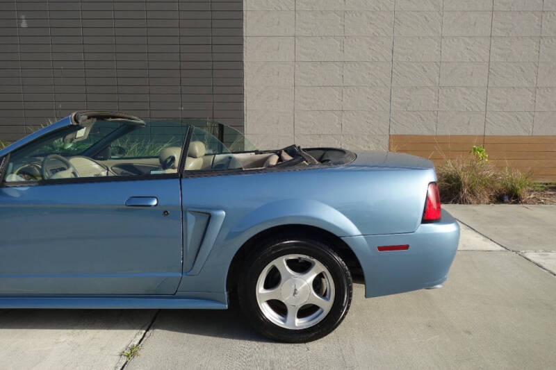 2001 Ford Mustang