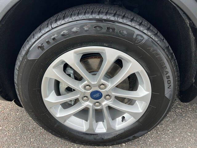 2022 Ford Escape Hybrid SE