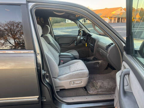 2005 Toyota Sequoia SR5