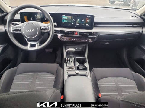 2025 Kia K5 LXS