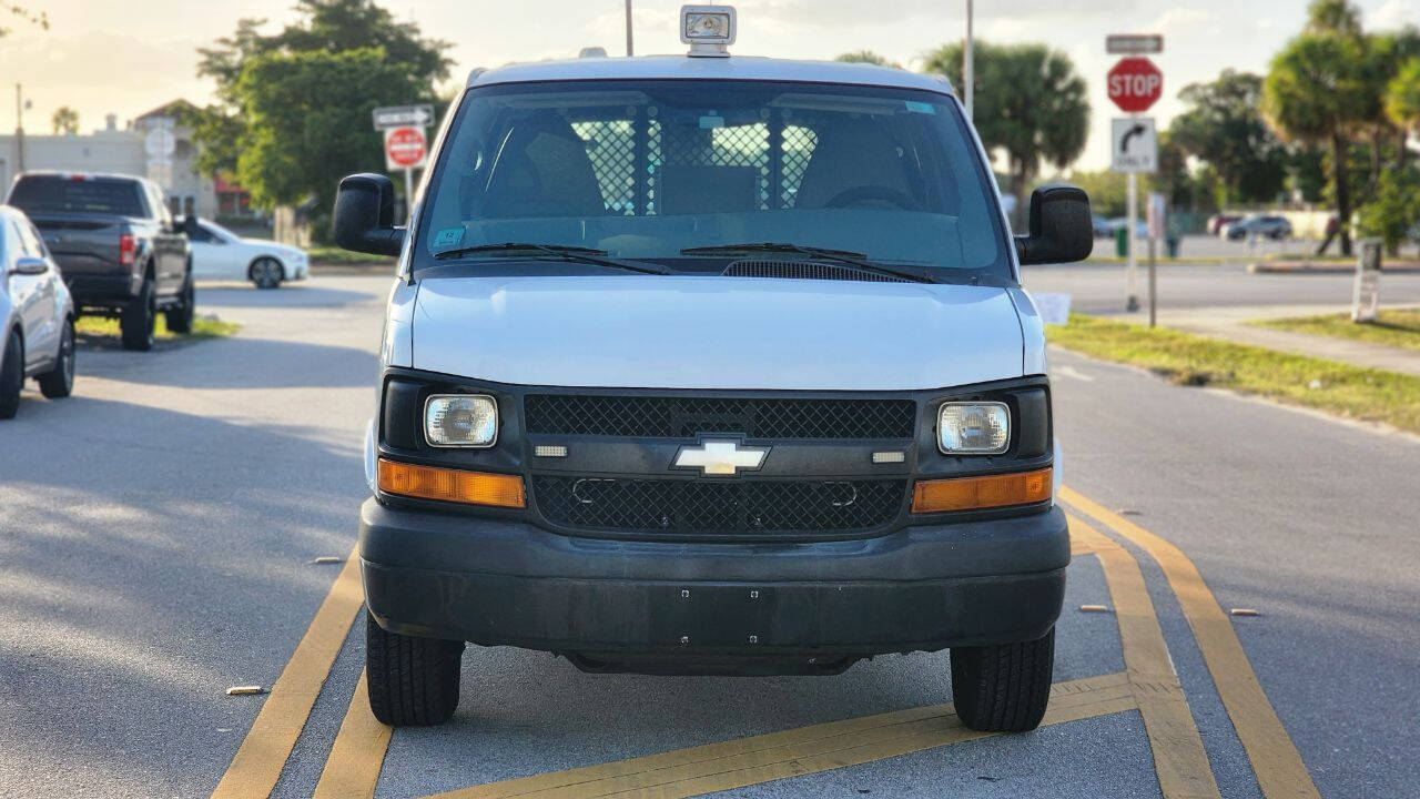 2011 CHEVROLET Express Van - $10,990
