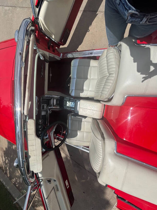 1966 Ford Thunderbird
