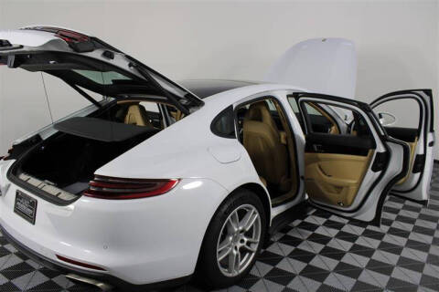 2017 Porsche Panamera